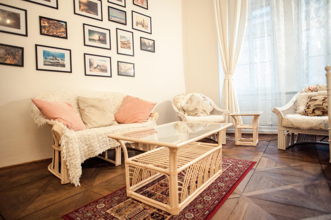 Astronomical Clock Appartement Praag